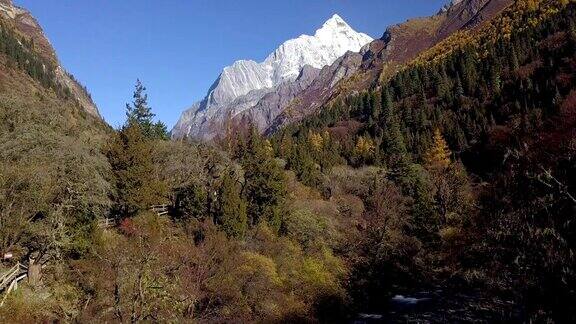 中国四川的四姑娘山