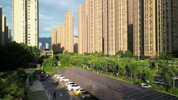太阳能电池板屋顶和住宅建筑