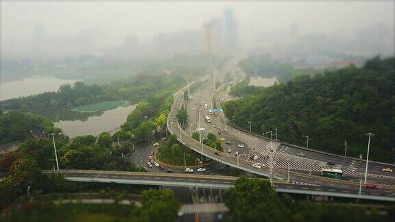 白天武汉城市景观交通路口空中湖景4k倾斜转移中国