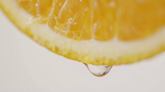 含水滴的健康橙子