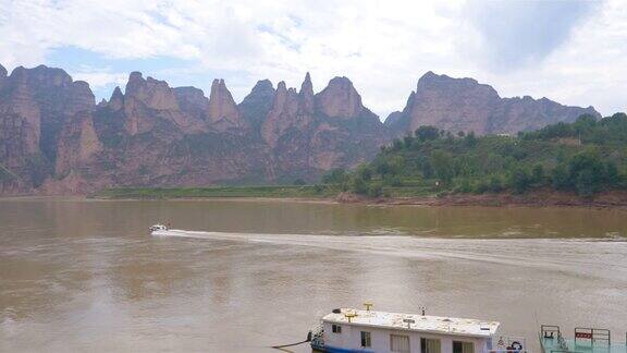 中国甘肃刘家峡冰陵寺黄河景观