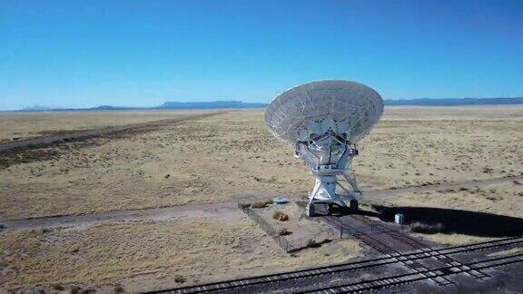 新墨西哥州的巨型射电望远镜阵列是用于射电天文学的巨型射电望远镜用于研究来自外太空的天体和无线电波