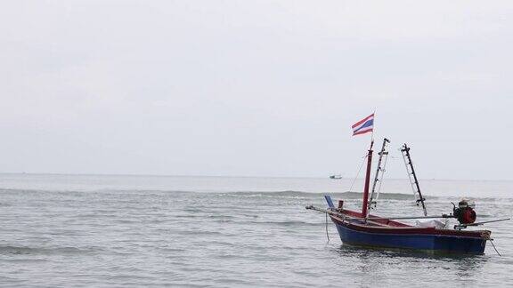 海上的泰国渔船