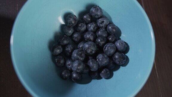小碗蓝莓
