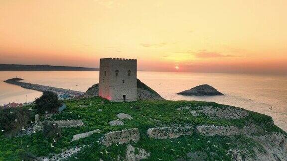 日落时的斯乐城堡鸟瞰图土耳其著名景点岛上的城堡伊斯坦布尔斯乐鸟瞰图伊斯坦布尔-斯乐日落