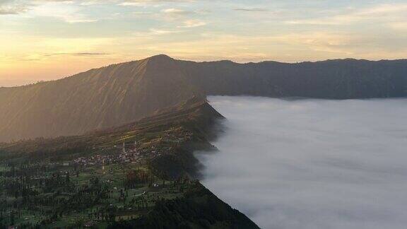 印度尼西亚东爪哇溴火山日出时的时间推移