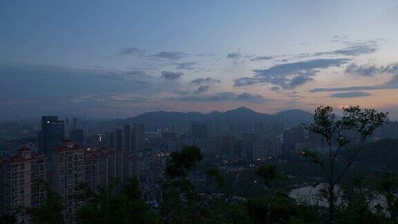 夕阳照亮了珠海市景公园山顶全景4k中国