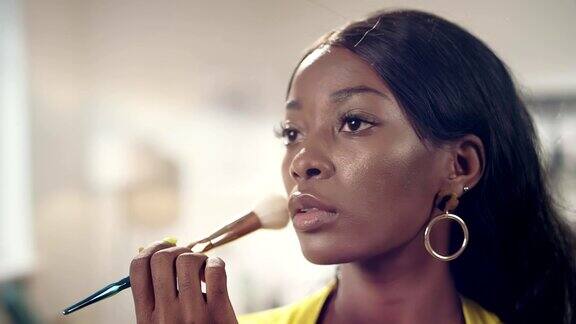 魅力非洲民族妇女化妆
