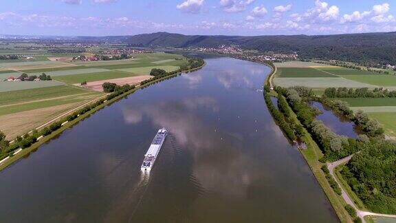 春天的巴伐利亚多瑙河流域
