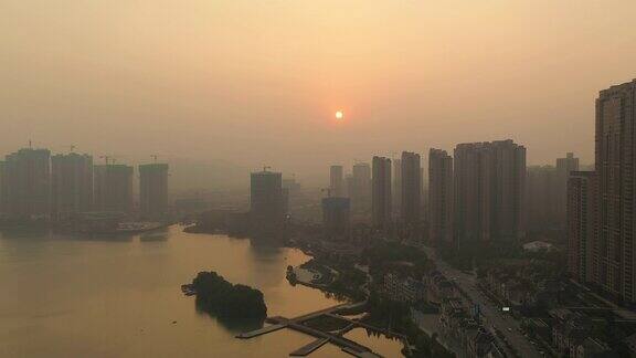 日落时分长沙市梅溪湖畔建设海湾住宅现代码头航拍4k中国全景