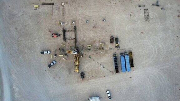 一个石油或天然气钻井平台的无人机视图