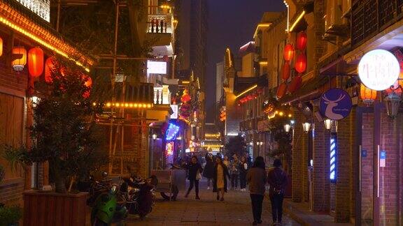 夜间时间照明长沙古城步行街全景4k中国