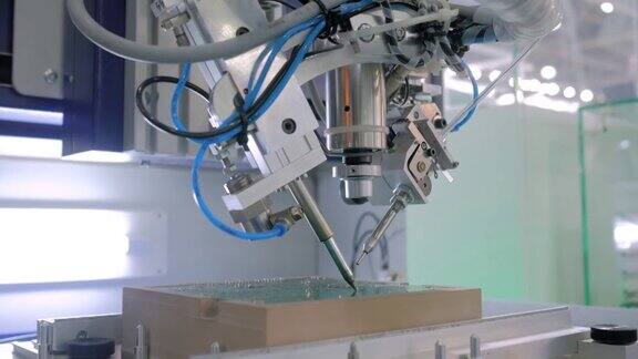 在工厂将元器件选择性焊接到印刷电路板的工艺