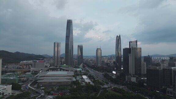 下雨天的中国东莞市景观