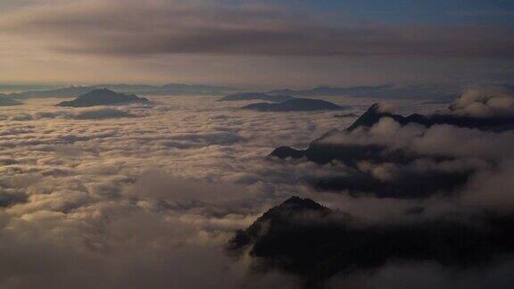 4k平移拍摄鸟瞰早晨的雾