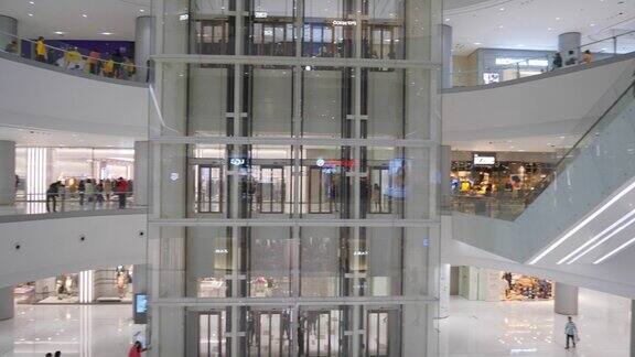 长沙市市区著名商场拥挤大厅慢动作全景4k中国