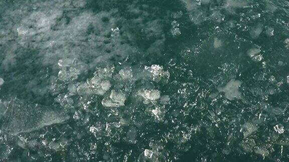 冻湖冰