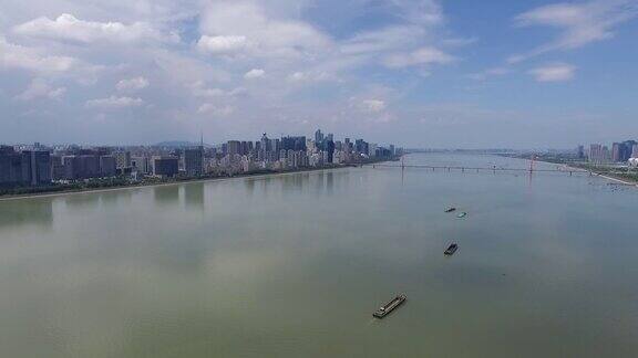 长江与现代都市景观