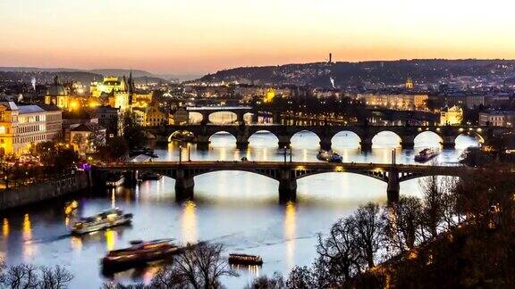 日落时分的布拉格和桥时光流逝
