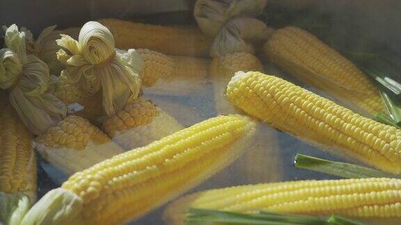 煮熟的玉米