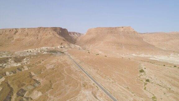 沙漠中的山脉鸟瞰图马萨达犹太沙漠以色列