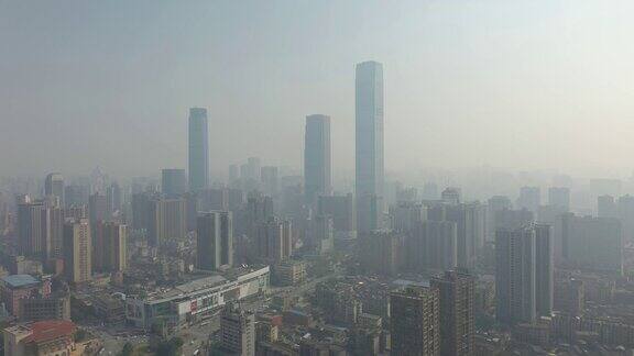 飞越长沙市著名的市中心晴天空中全景4k中国