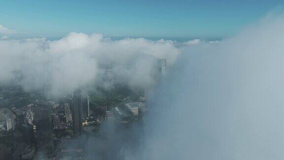 东莞市中心处于浓雾之中
