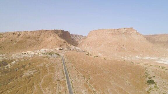沙漠中的山脉鸟瞰图马萨达犹太沙漠以色列