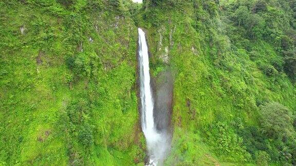 Citambur瀑布Cianjur在印度尼西亚