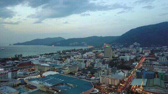 暮色照亮普吉岛著名的巴东镇空中全景4k泰国