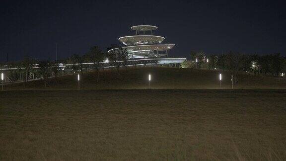 不明飞行物形状城市景观夜晚中国广东佛山南海桂城独特的公园