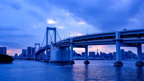 从东京的海湾海岸夜晚到夜晚时光流逝