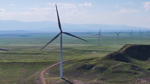 鸟瞰风力涡轮机农场科罗拉多州美国