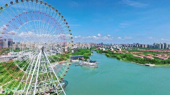 苏州摩天轮与城市鸟瞰图