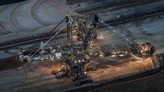 煤矿开采褐煤露天矿-空中拍摄