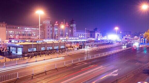 北京火车站外的夜景
