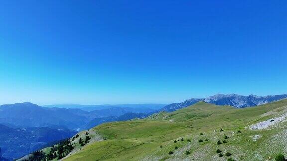 法国阿尔卑斯山的梅尔坎图尔国家公园俯视图