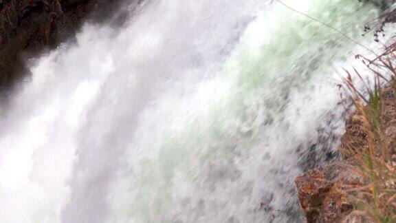 近距离雾上瀑布下瀑布黄石国家公园大峡谷河HDR观景艺术家点秋天峡谷村令人惊叹的下午景观电影仍然慢动作