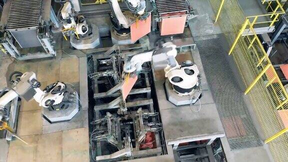 工厂单位与工业机器人运输铜板