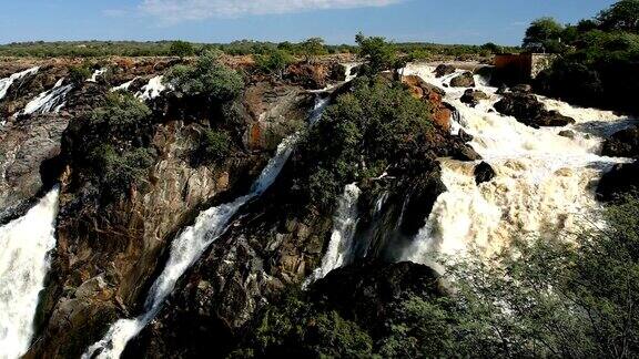 纳米比亚北部库内内河上的卢阿卡纳瀑布