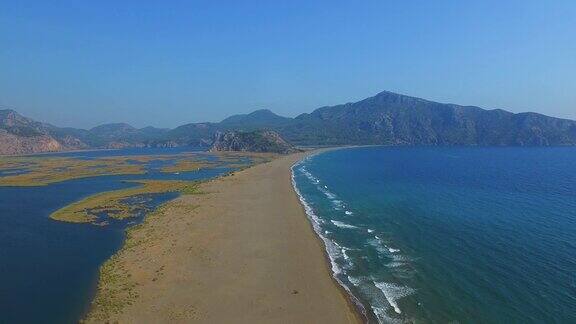 鸟瞰图伊豆祖海龟海滩大连-土耳其