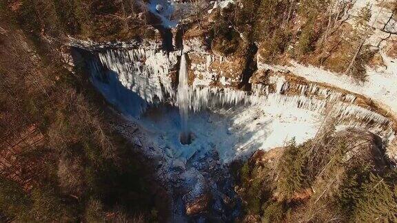 朱利安阿尔卑斯山著名的瀑布