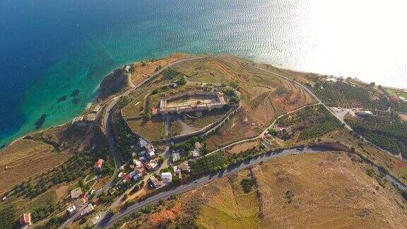 山的风景克里特岛希腊Intzedin堡KastroItzentin空中无人机拍摄