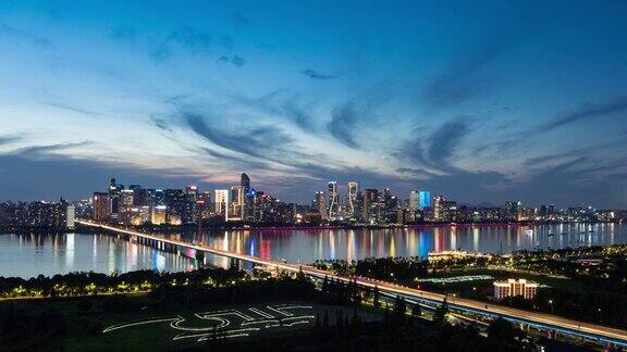 杭州城市从白天到夜晚的时间变化