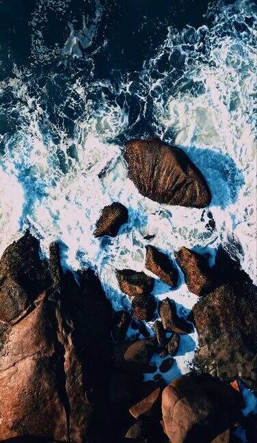 海洋和岩石