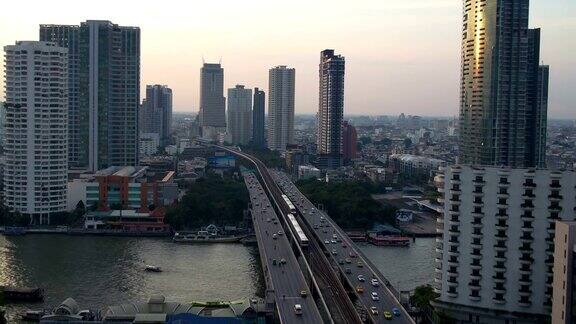 泰国首都曼谷的他信大桥鸟瞰图