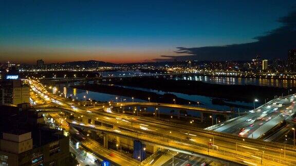 日落夜照亮台北城市交通路口航拍全景4k时间台湾