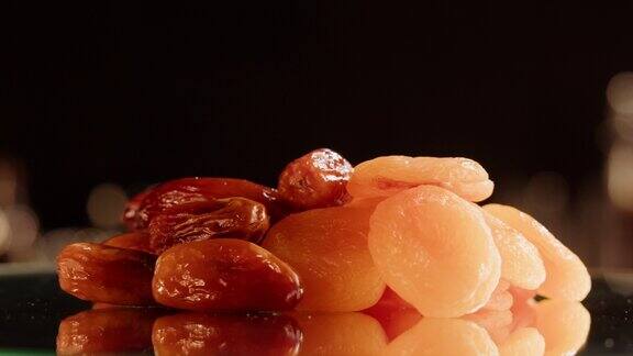 杏干和大枣特写干果素食健康饮食中东文化阿拉伯菜