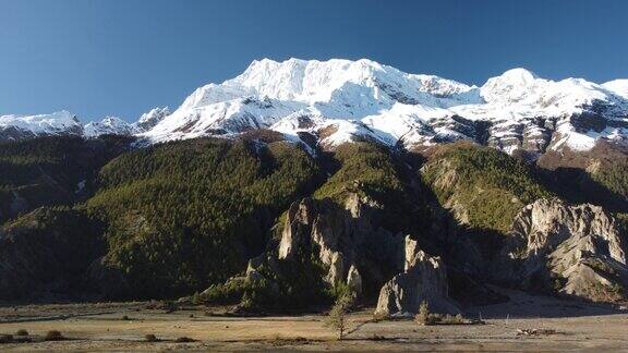 尼泊尔喜马拉雅山脉的安纳普尔纳雪峰