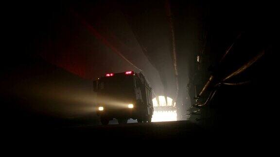 救援卡车驶入黑暗的施工隧道